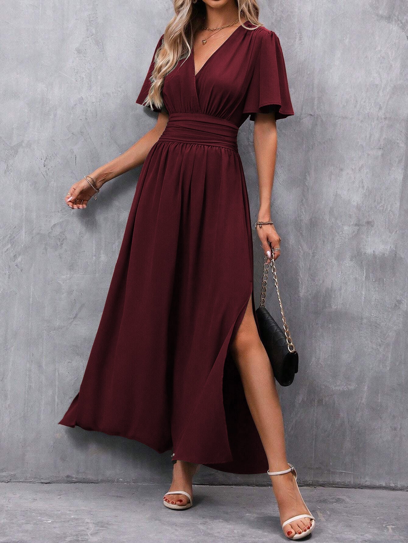 Elegancka sukienka maxi z dekoltem w kształcie v | Letni fason na co dzień i święta
