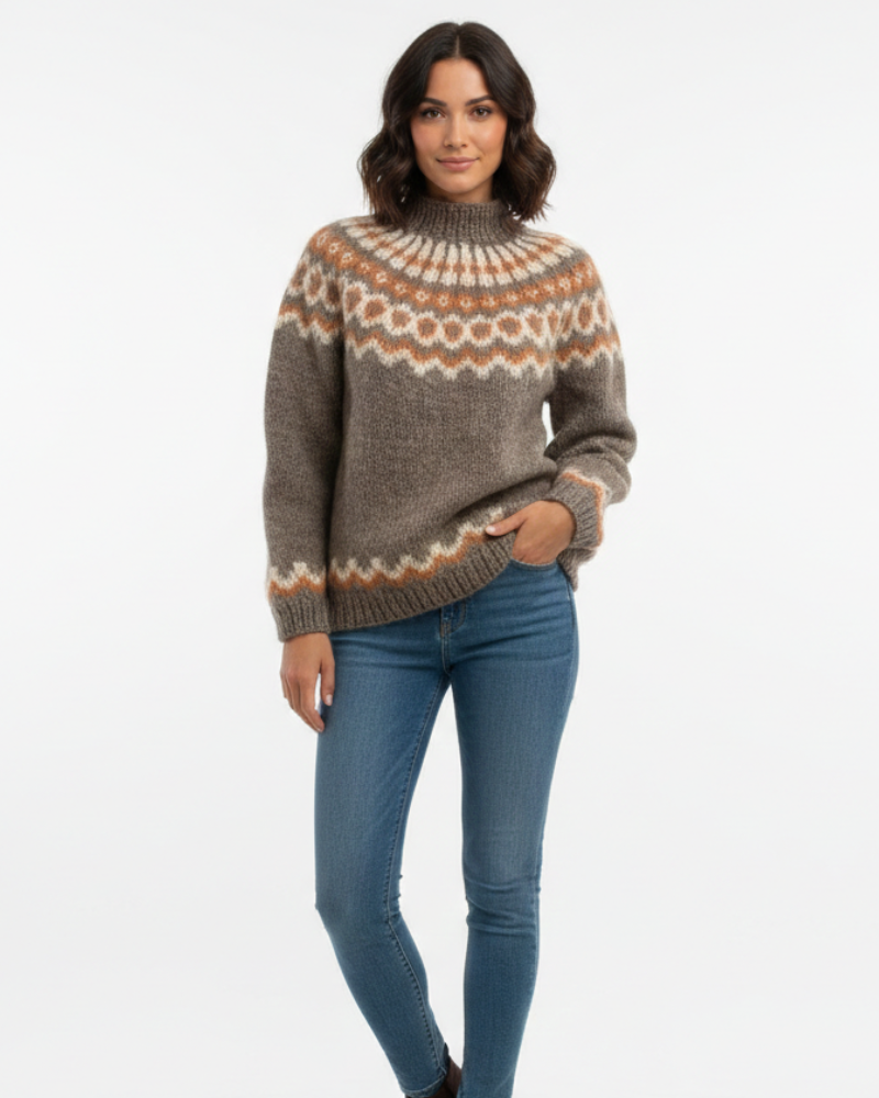Damski sweter w norweski wzór na karczku o luźnym kroju