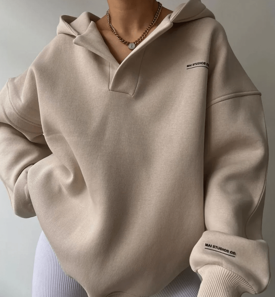 Bluza damska oversize z kołnierzem i wcięciem przy dekolcie