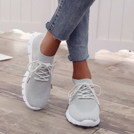 Damskie Sneakersy z Ażurową Cholewką na Białej Podeszwie