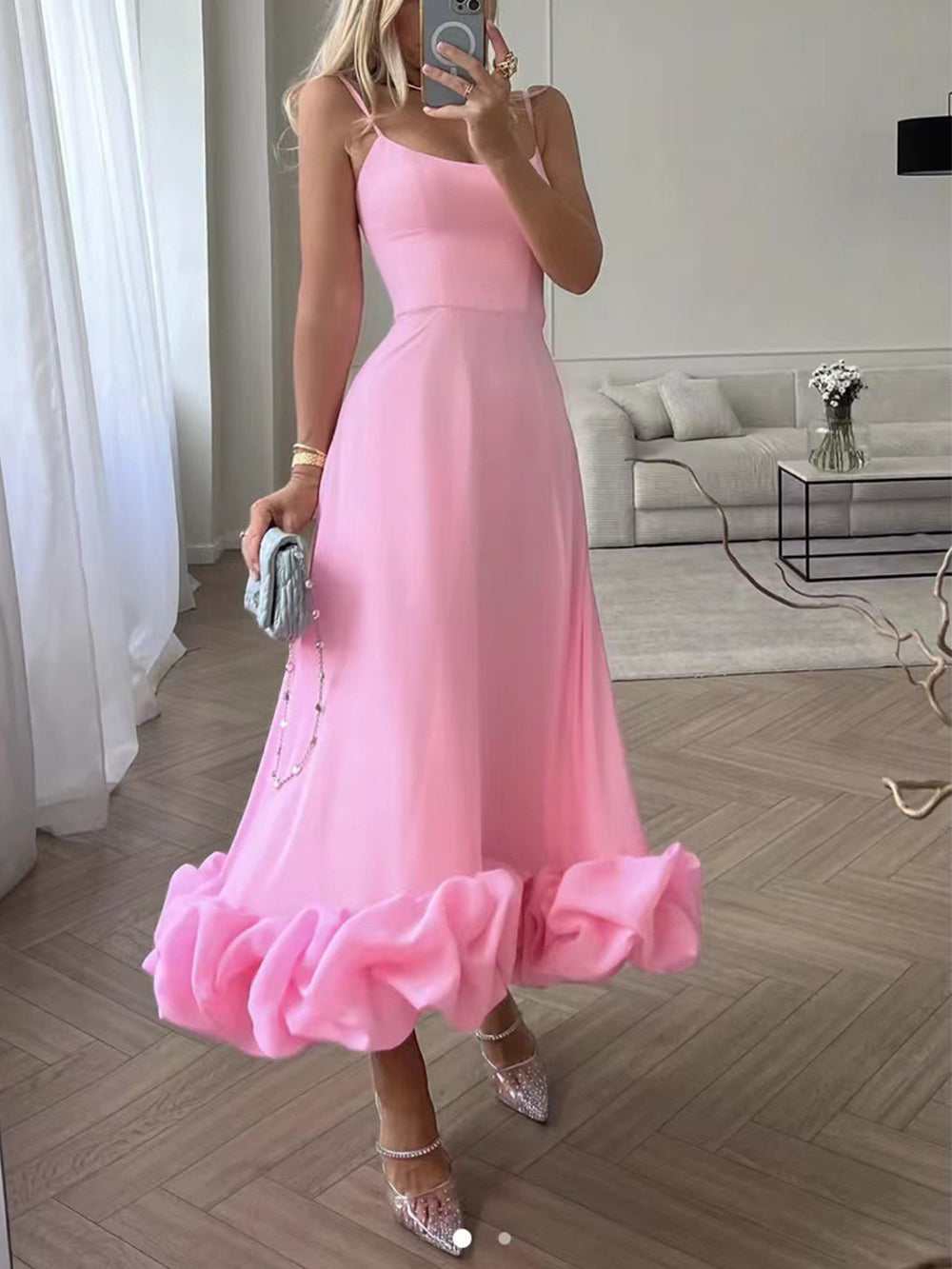 Elegancka midi sukienka wieczorowa z falbanami | Stylowy model na ciepłe dni