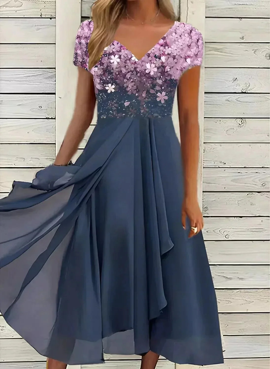 Elegancka sukienka koktajlowa midi z kwiatowym topem i zwiewną spódnicą na wesele | Elegancki model na lato