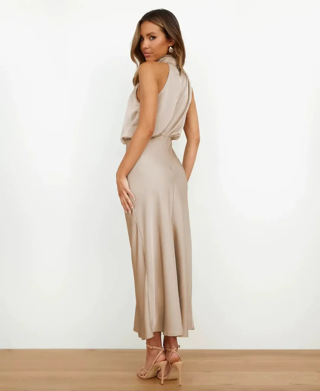 Sukienka midi damska typu halter formalna wieczorowa | Stylowy model na ciepłe dni