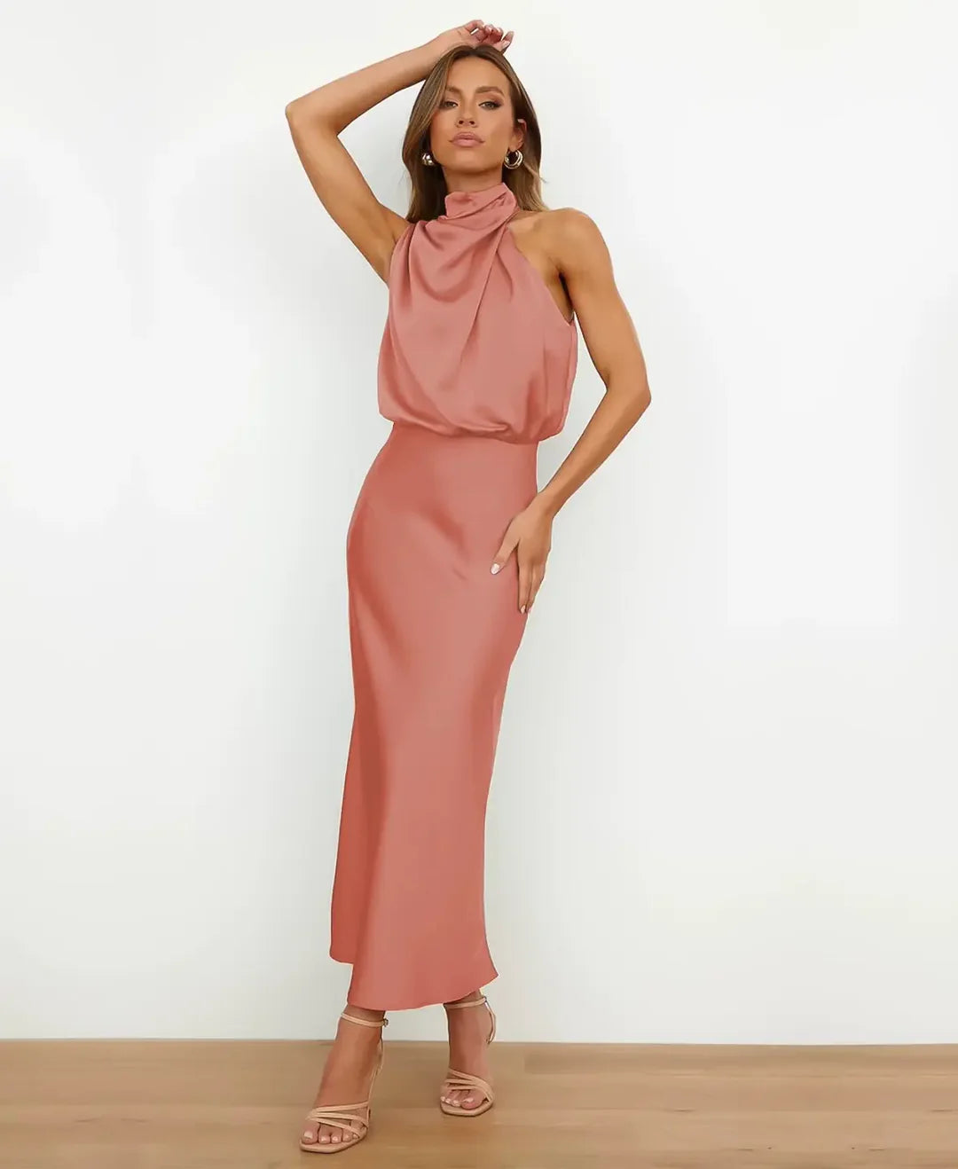 Sukienka midi damska typu halter formalna wieczorowa | Stylowy model na ciepłe dni
