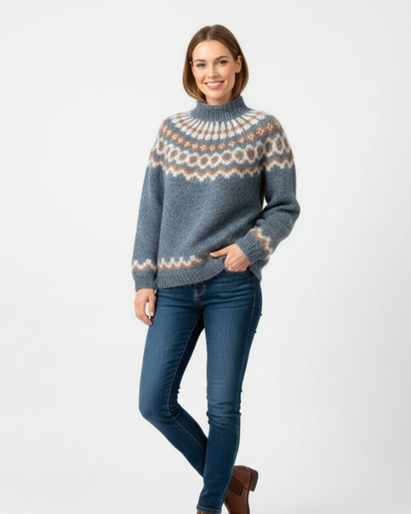 Damski sweter w norweski wzór na karczku o luźnym kroju