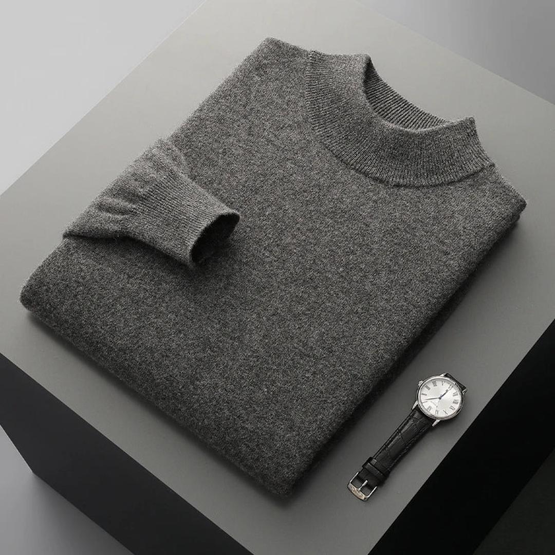 Sweter damski z półgolfem w gładkim splocie